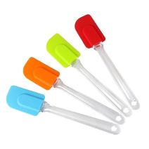 Ecset, spatula és csipesz